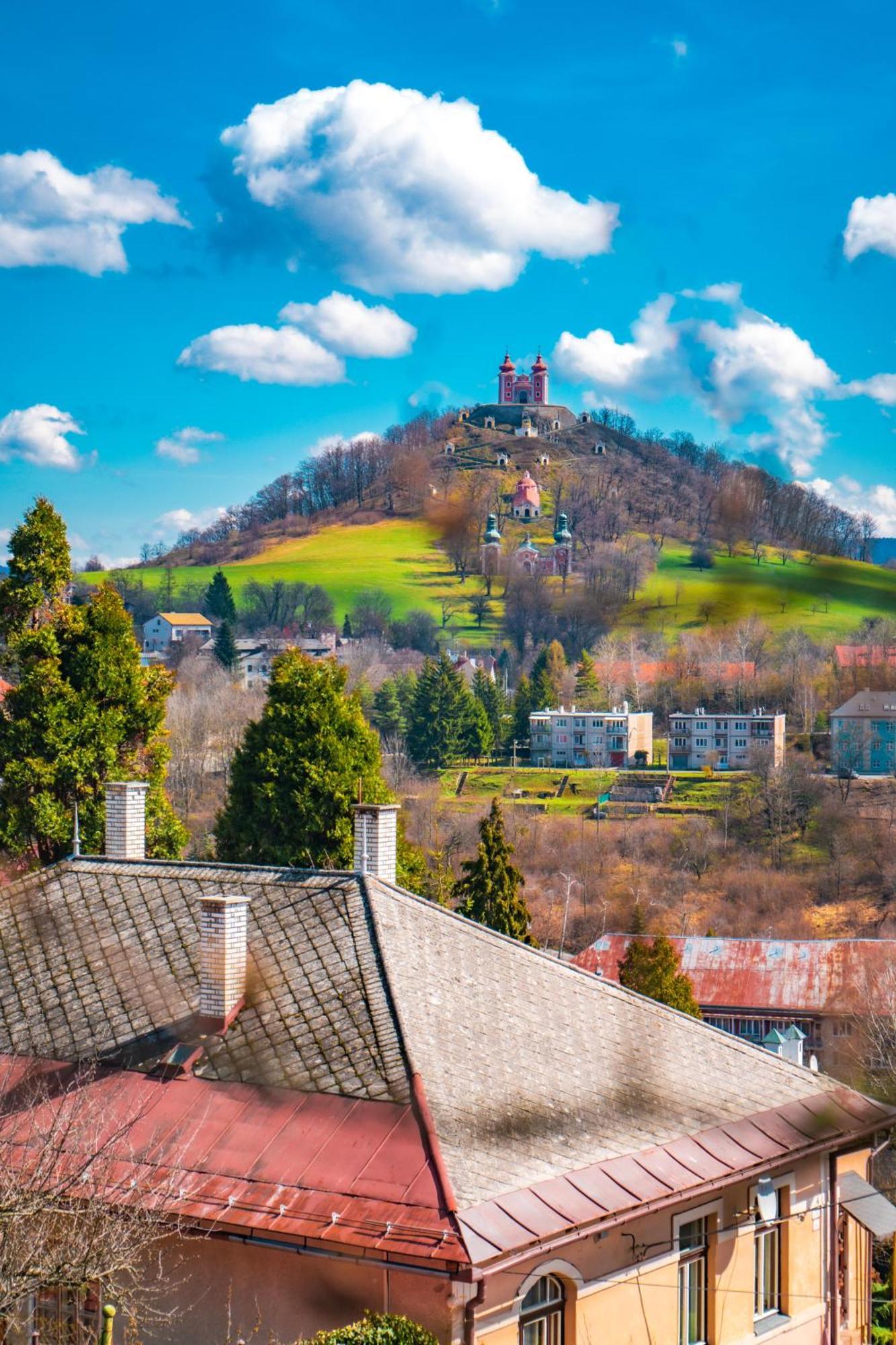 ホテル Aura Banská Štiavnica エクステリア 写真